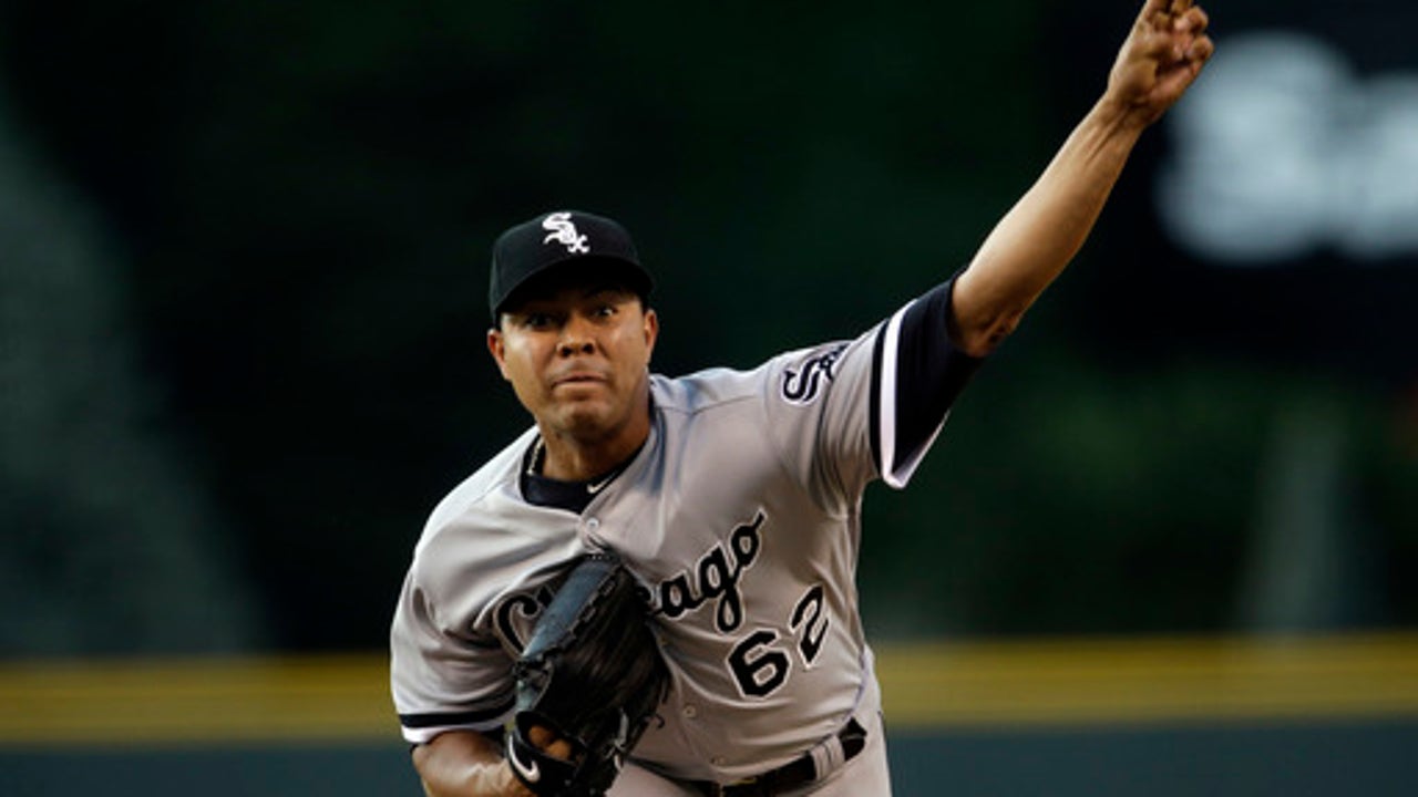Cubs acquire Quintana in blockbuster trade with White Sox